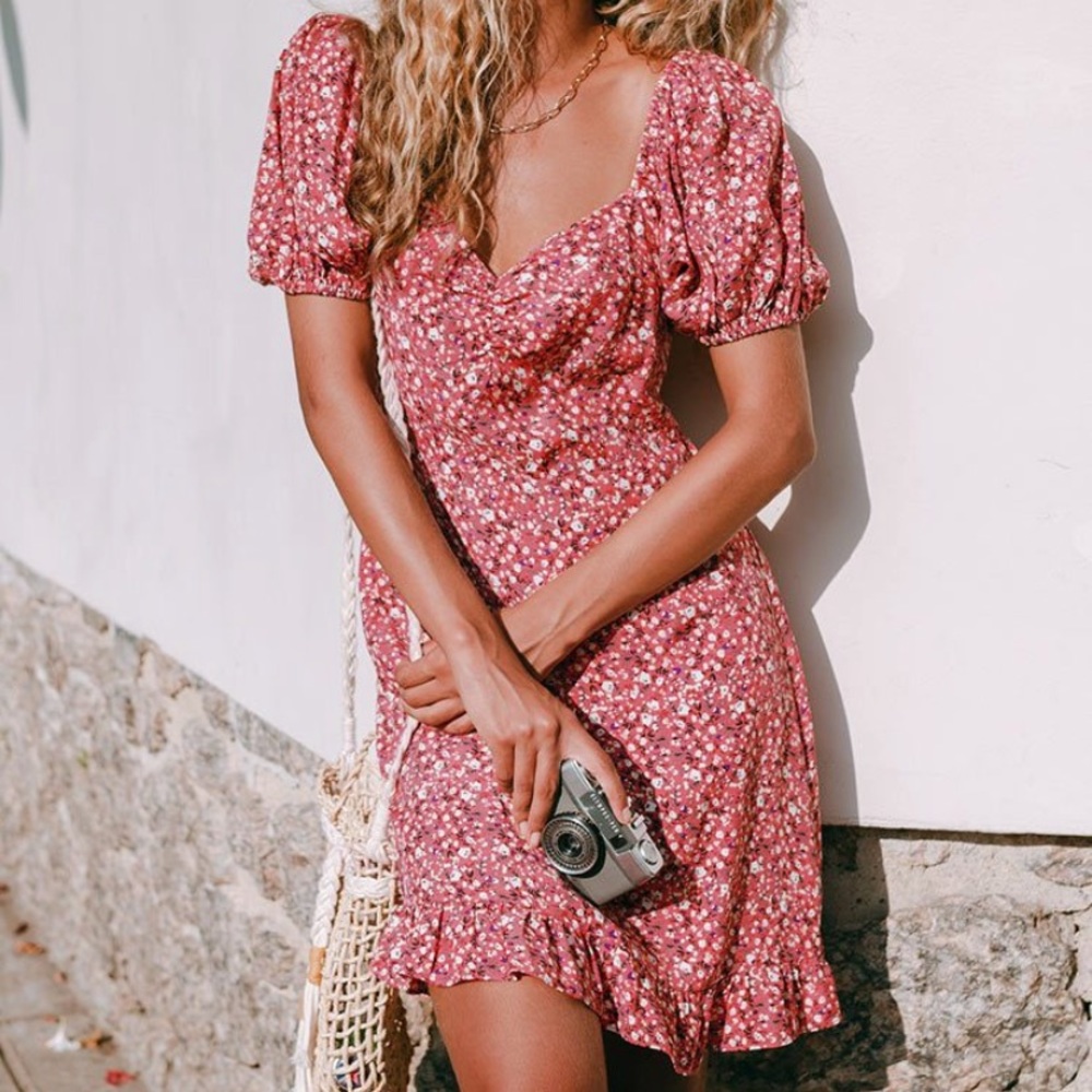 NWT Red Floral Puff Sleeve Dress - Medium